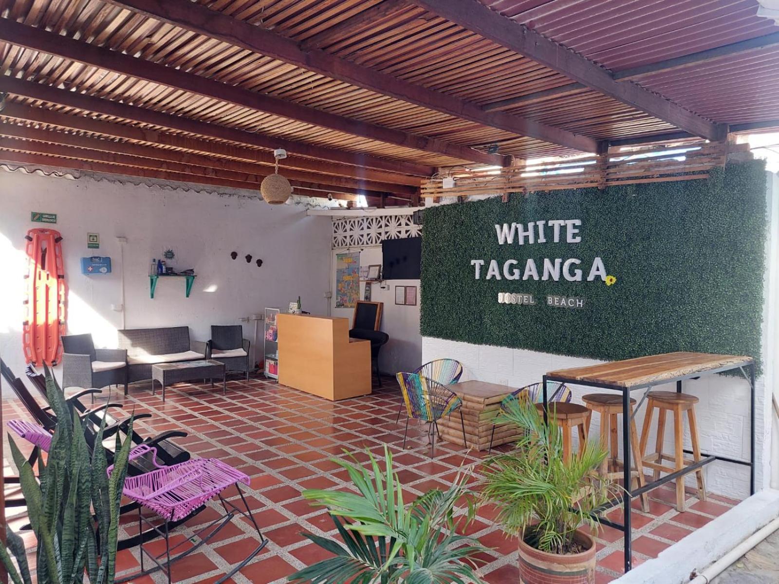 White Taganga Hotel Exterior photo